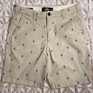 Hollister, EUC mens tan epic flex classic shorts with pineapples. Size 32